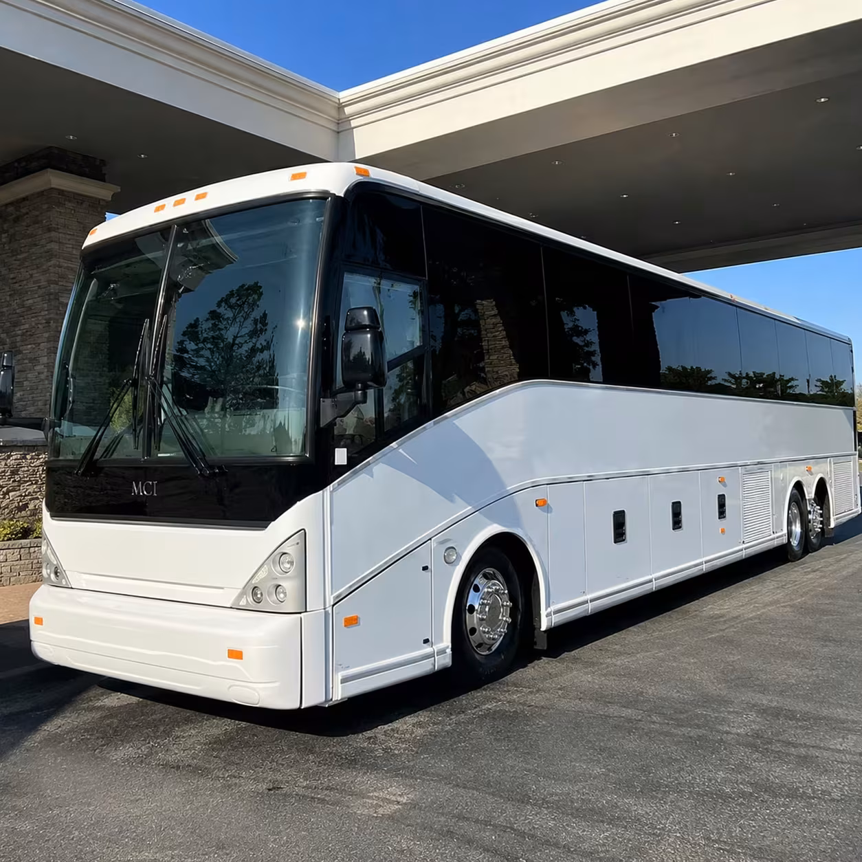 columbus airport bus rentals for sports teams and university groups