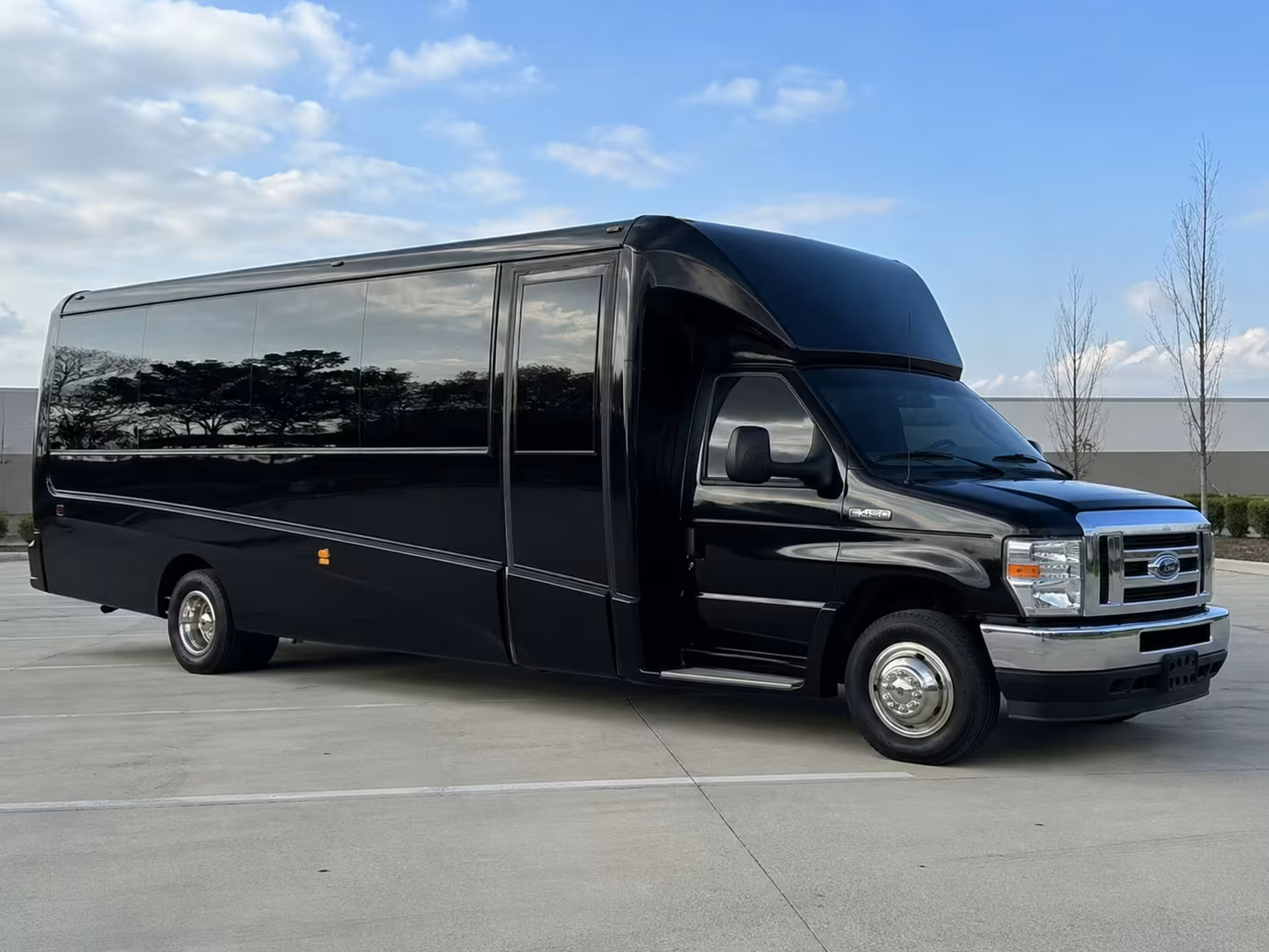 columbus clippers game minibus rentals to huntington park