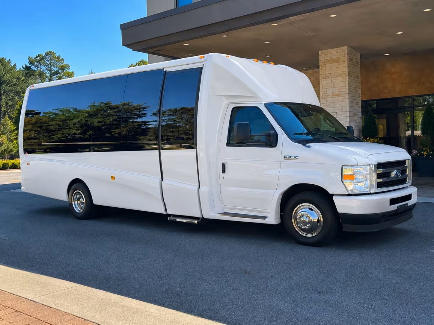 minibus rentals between columbus office campuses and remote parking