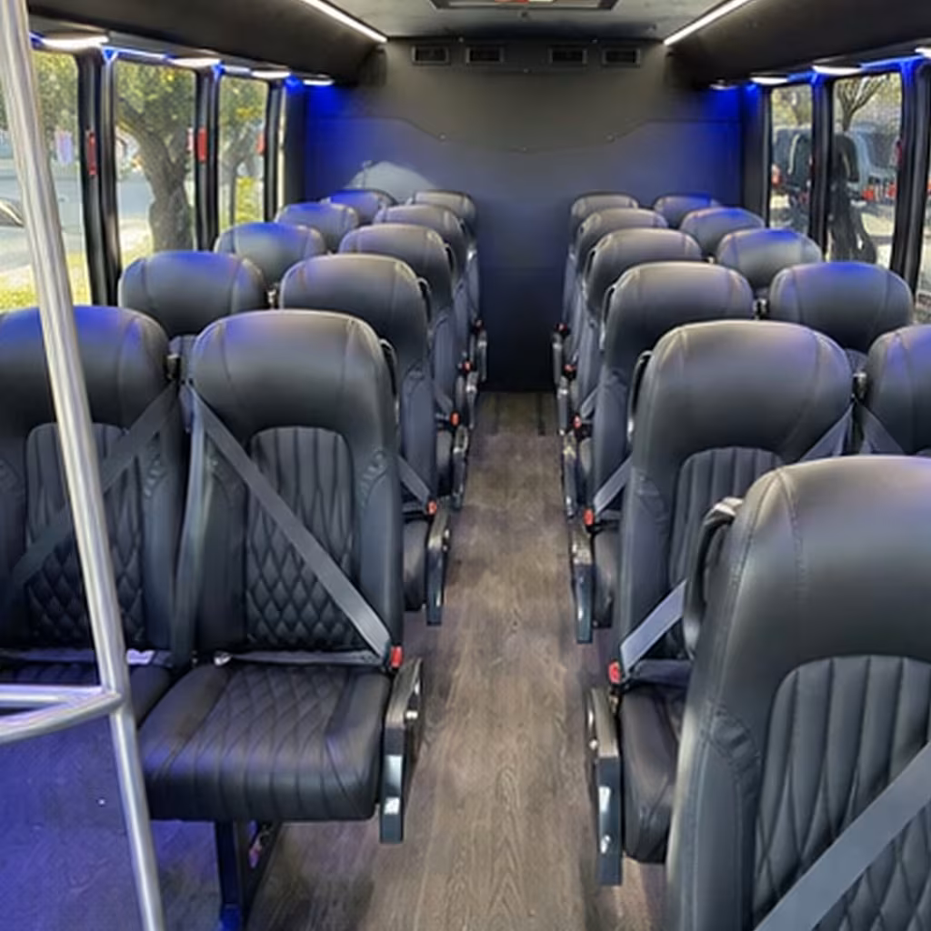 minibus rentals for columbus zoo and aquarium school field trips