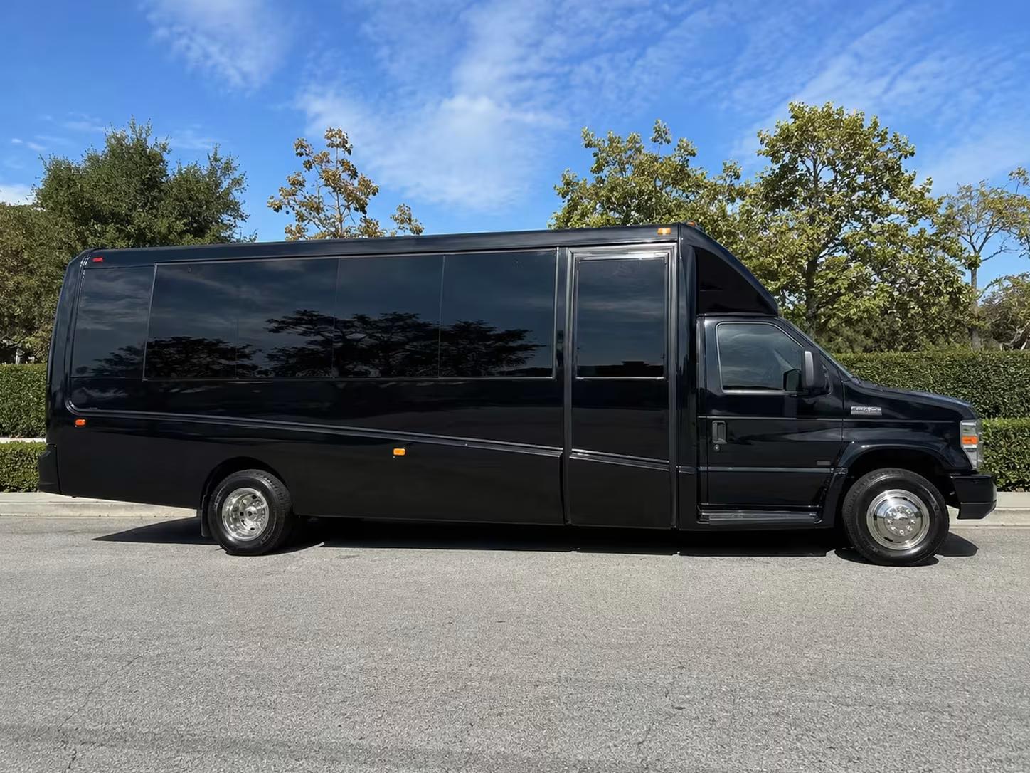 minibus rentals for smaller columbus prom groups